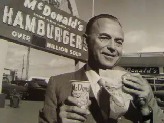 Рэй Крок, основатель Макдональдс, добившийся успеха после 50 лет