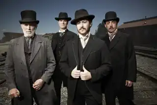 Кадр из фильма «Люди, построившие Америку» (The Men Who Built America)